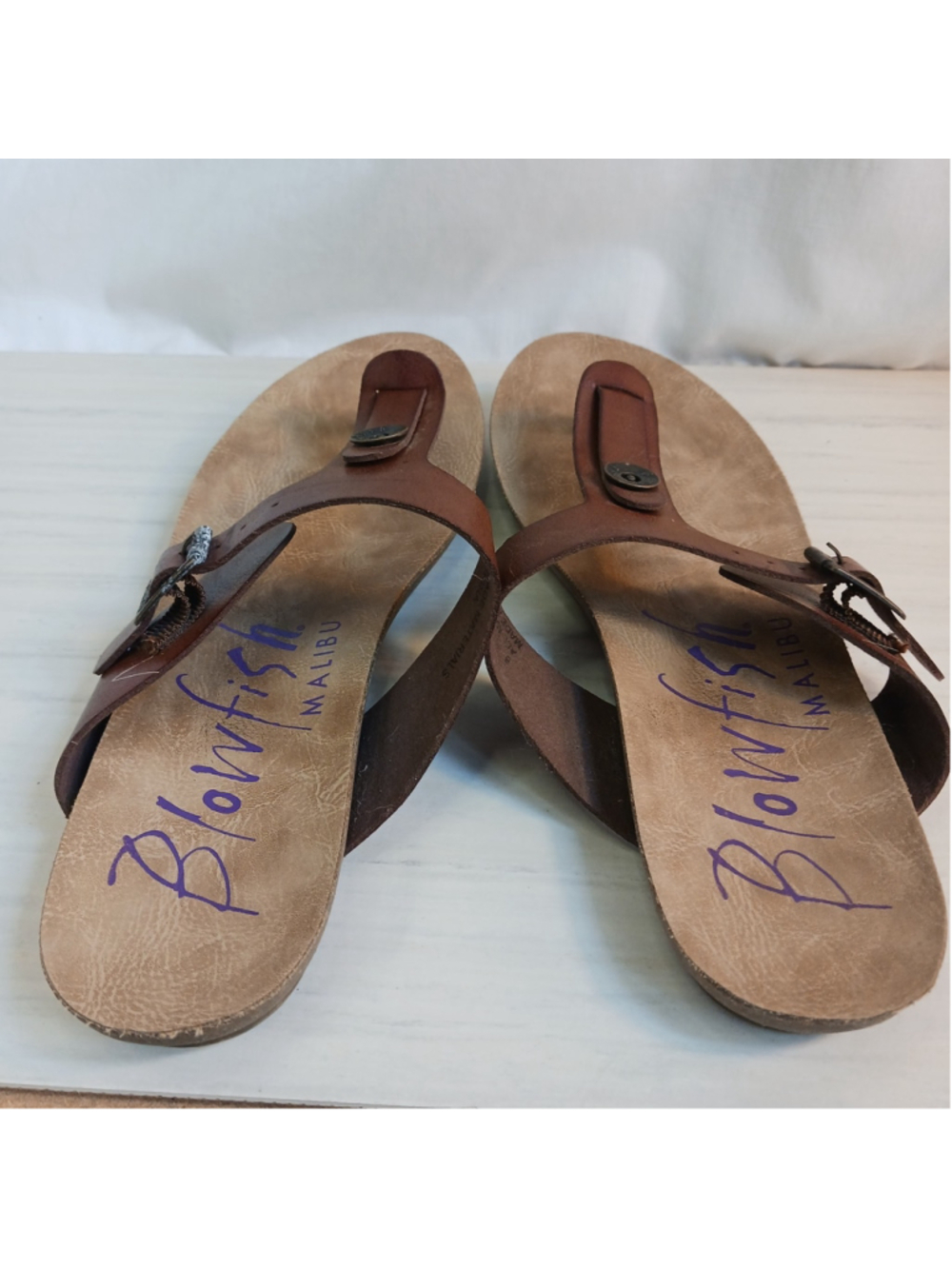 Blowfish Malibu Flip Flops Women's Size 8 T-Strap Thong Sandals Brown Buckle - Picture 5 of 7